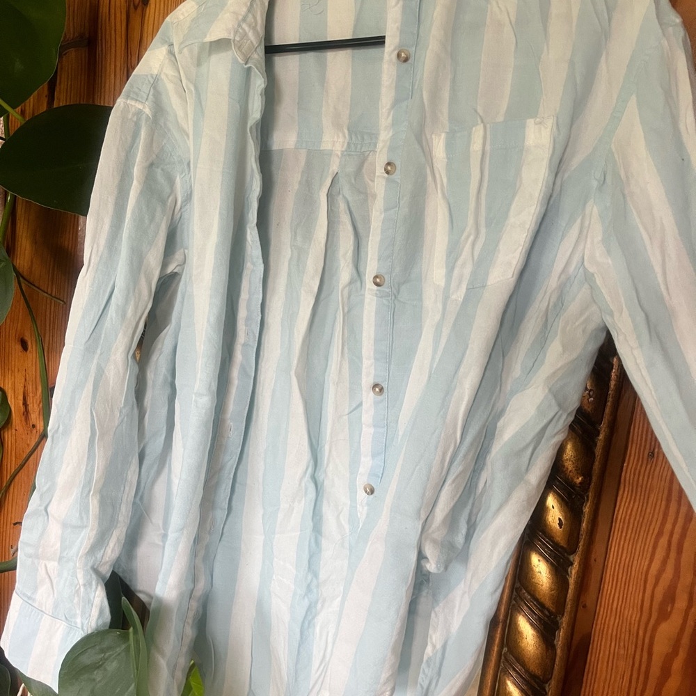 Billabong Blue and White Casual Button Down Shirt